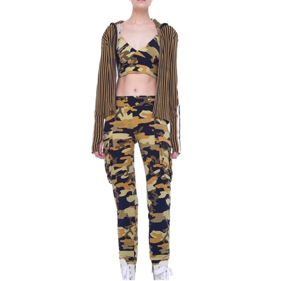 Norma Kamali Cargo Jog Pant in Floating Camo - Picture 2 of 2